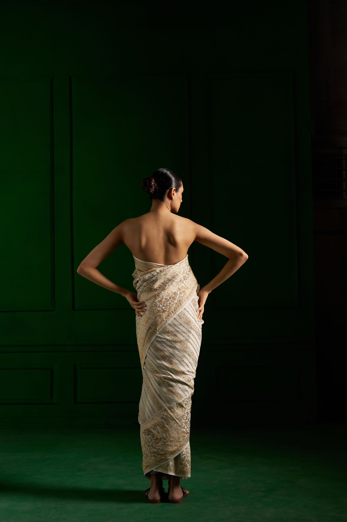 Dudhiya Georgette Saree handwoven with the Kadhwa technique in Banaras